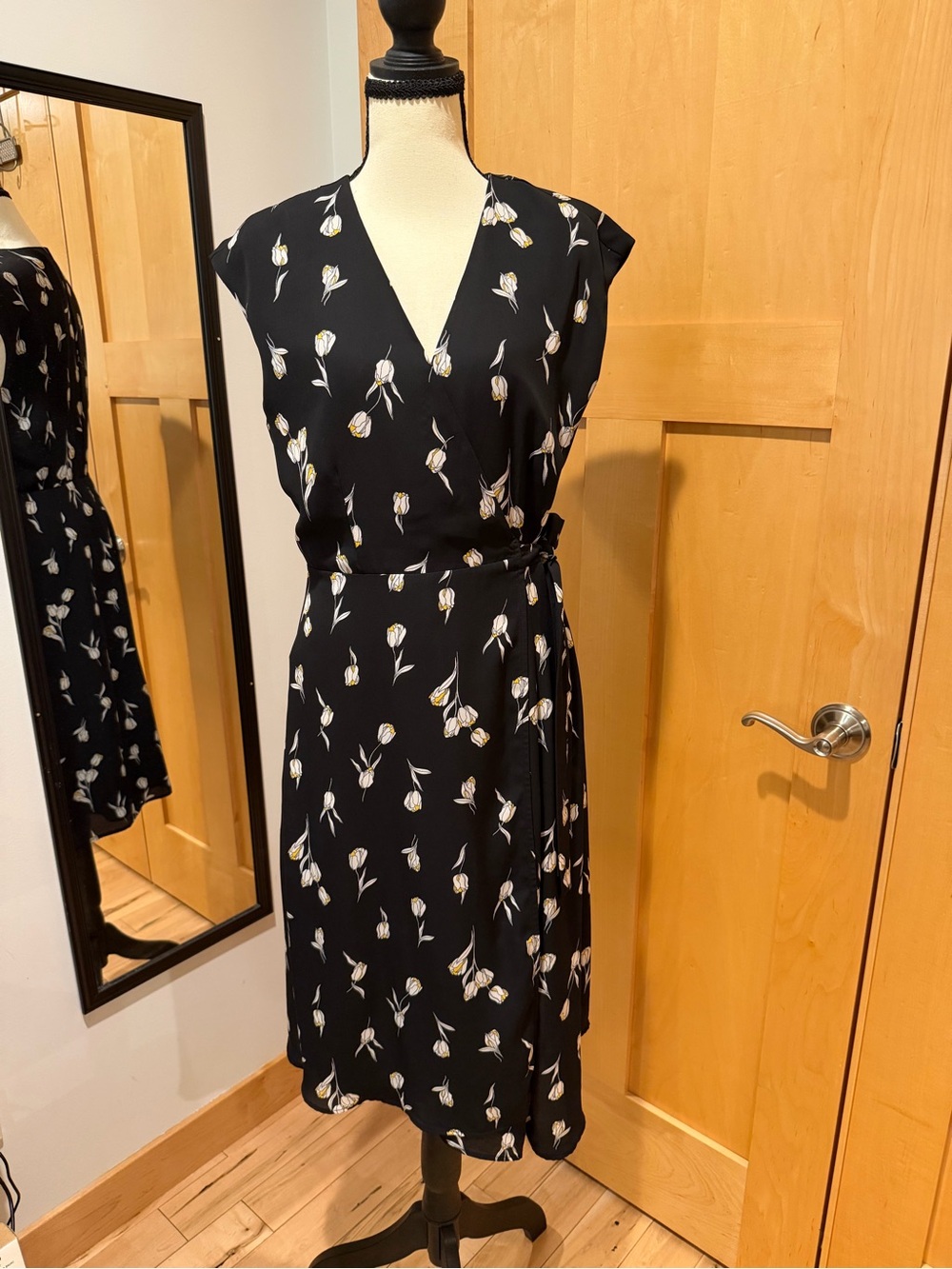 Banana Republic Black Floral Faux Wrap Midi Dress - Women's